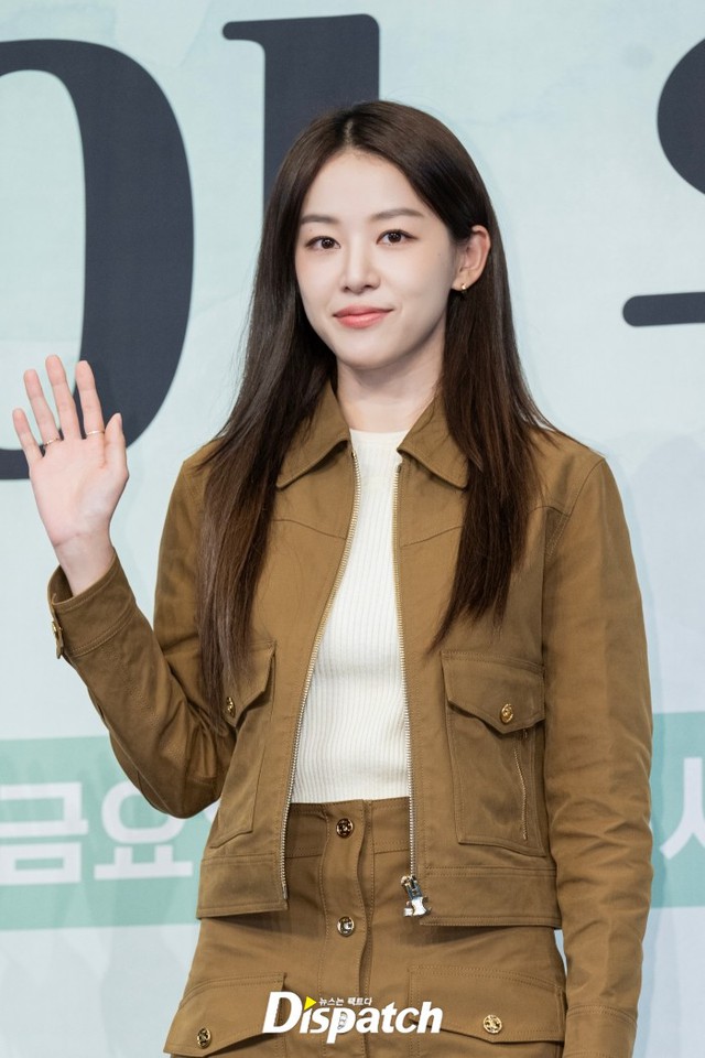 Song Joong Ki tái xuất gây ngỡ ngàng, làm "bố 2 con" mà vẫn trẻ cỡ này- Ảnh 11.