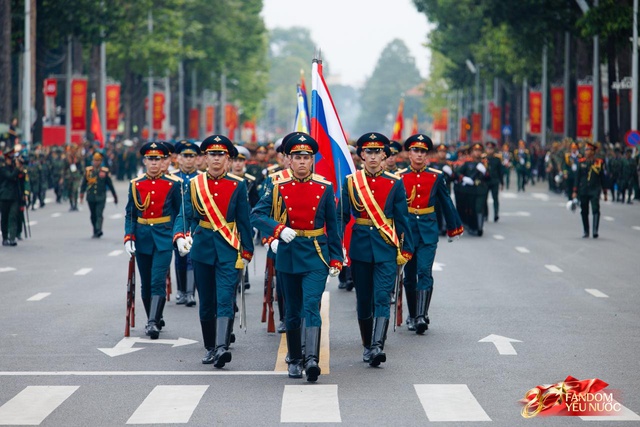 Tâm thư xúc động của khối trưởng quân nhân Nga: "Tôi thật sự muốn được ôm từng người và chụp chung một bức ảnh"- Ảnh 2.