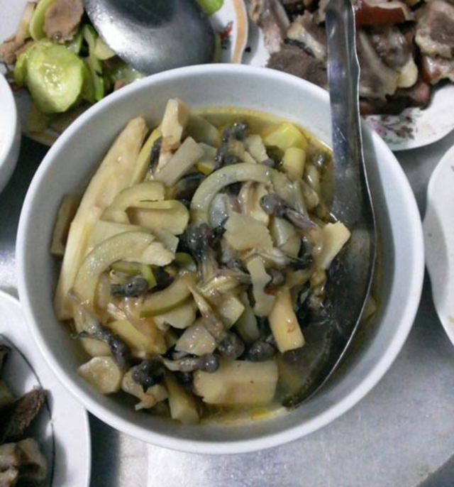 Đặc sản nòng nọc om măng rừng xứ Thanh: Món ăn khiến nhiều người sững sờ khi nghe tên- Ảnh 3.