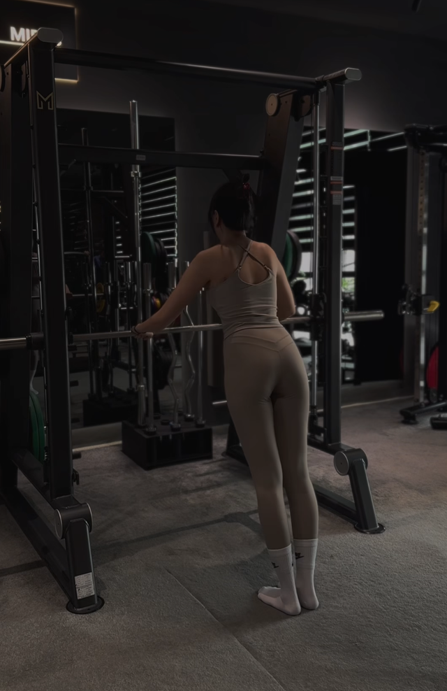 MC Mai Ngọc cực chăm tập môn này lấy lại vóc dáng sau sinh, body căng đét như chưa từng sinh nở!- Ảnh 7. MC Mai Ngọc cực chăm tập môn này lấy lại vóc dáng sau sinh, body căng đét như chưa từng sinh nở!- Ảnh 7.