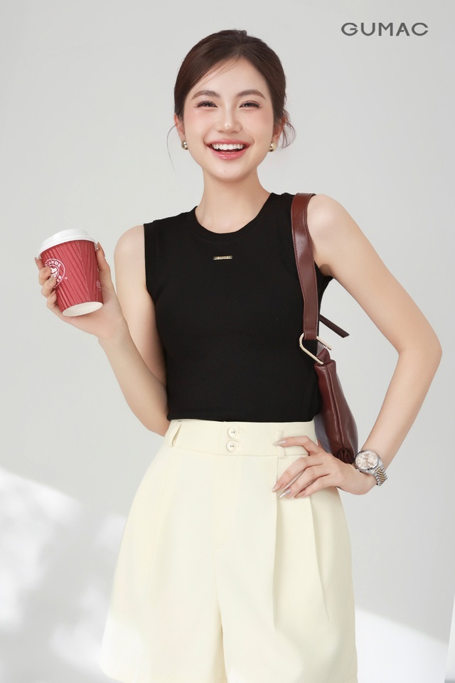 Phải thừa nhận: Tank top là item đỉnh nhất trong tủ đồ lúc này!- Ảnh 34.