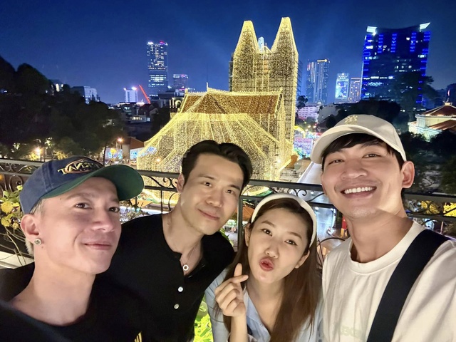 Sao nam Vbiz lặng lẽ tách khỏi hội bạn thân, tất cả là vì né mặt bạn gái cũ?- Ảnh 3.