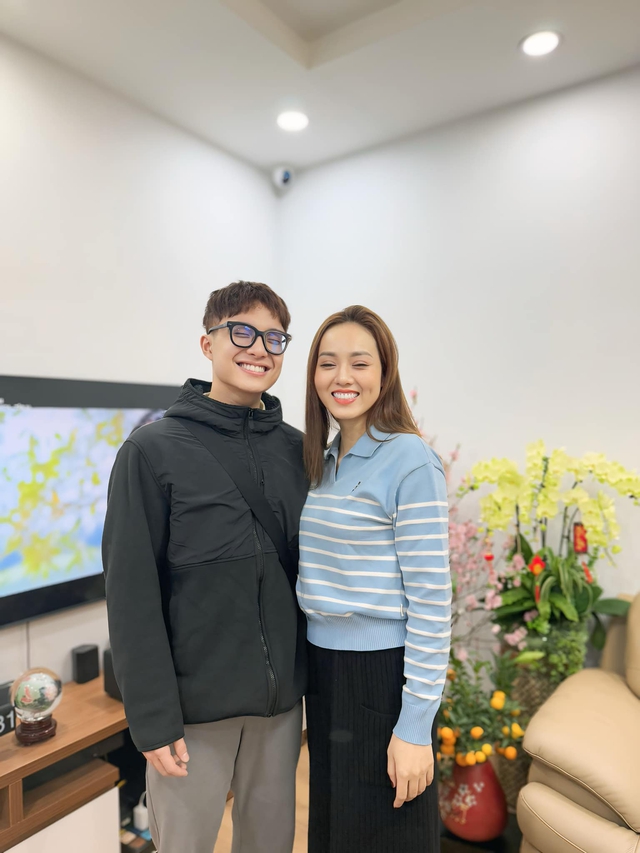 MC Thảo Vân thăm NSND Công Lý khi bạo bệnh, vợ hiện tại có động thái khiến dân mạng tấm tắc: Có phúc!- Ảnh 4.