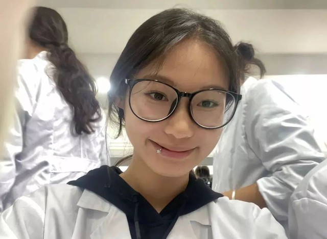 "Năm 21 tuổi, tôi được chẩn đoán mắc bệnh ung thư. Tôi đã rất vui mừng!"- Ảnh 2.