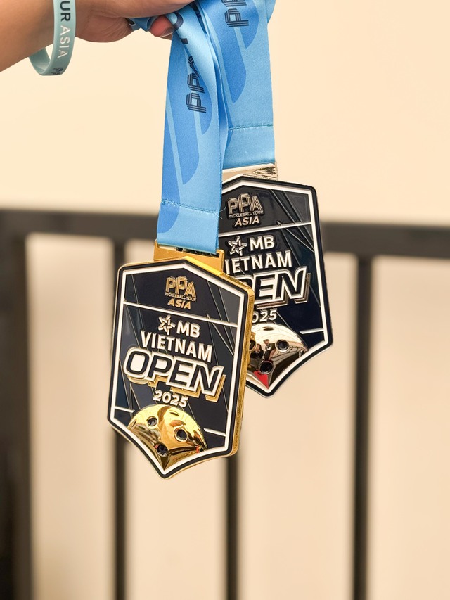 Hé lộ cúp vàng Giải Pickleball PPA Tour Asia 2025: Đẹp choáng ngợp, lại đậm chất Việt Nam!- Ảnh 3.