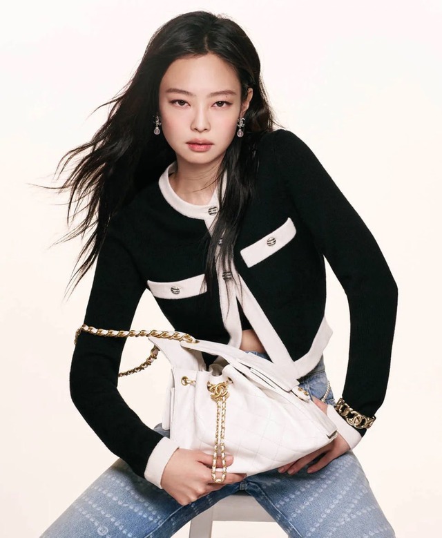Không thể tin nổi đây là mặt mộc của Jennie (BLACKPINK) ở tuổi 29!- Ảnh 11.