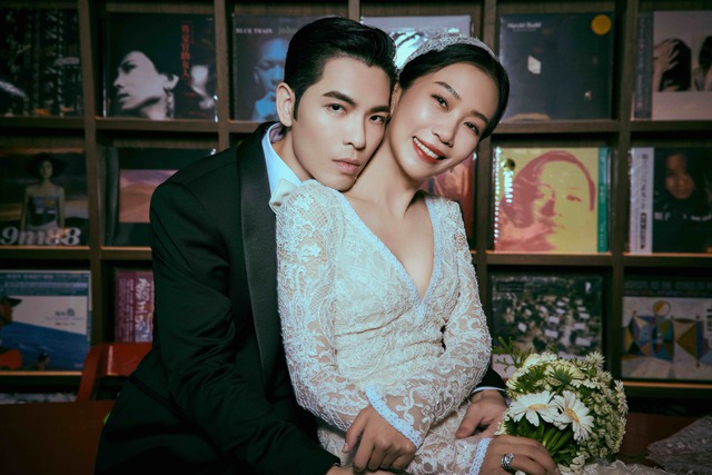 Nam ca sĩ ngượng chín người vì sự cố trang phục trên sân khấu, cách xử lý mới gây bất ngờ- Ảnh 6.
