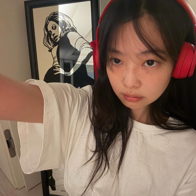 Không thể tin nổi đây là mặt mộc của Jennie (BLACKPINK) ở tuổi 29!- Ảnh 2.