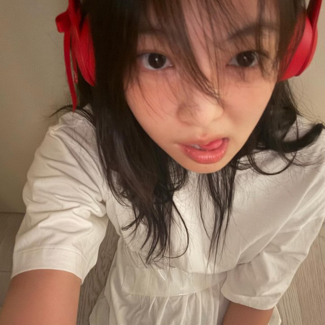 Không thể tin nổi đây là mặt mộc của Jennie (BLACKPINK) ở tuổi 29!- Ảnh 3.