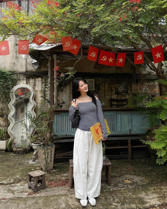 Nữ diễn viên Việt đã xinh mê mẩn còn có style chuẩn nàng thơ- Ảnh 9.