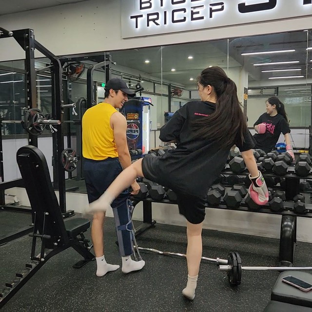 Tình cảnh của Bình An sau 3 tuần phẫu thuật chấn thương do đá bóng, thái độ của Phương Nga thế nào?- Ảnh 4.