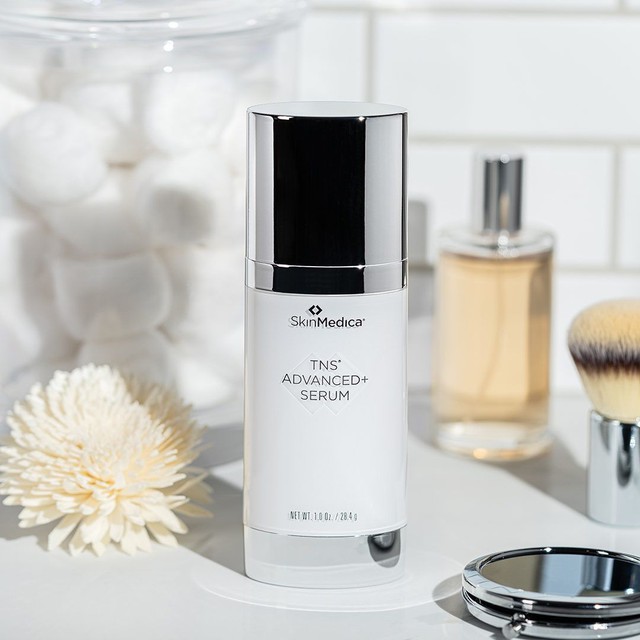 10 serum "cải lão hoàn đồng" bác sĩ da liễu khen: Xóa nhăn đỉnh, hack da căng mịn như miếng mochi- Ảnh 3. 10 serum "cải lão hoàn đồng" bác sĩ da liễu khen: Xóa nhăn đỉnh, hack da căng mịn như miếng mochi- Ảnh 3.