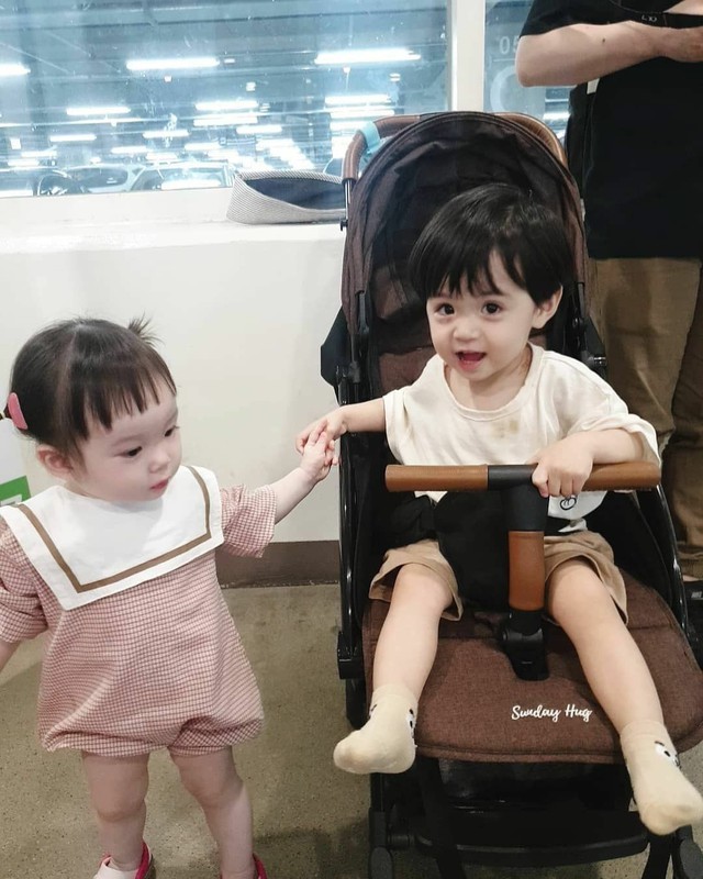 Bố mẹ thông thái không dạy con kiểu ép buộc phải nhường nhịn đồ của mình cho người khác- Ảnh 1.