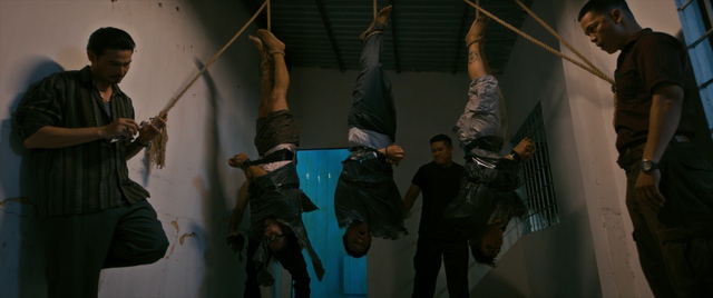 Thiên Đường Máu: Lời cảnh tỉnh cho những ai ham mê “việc nhẹ lương cao”- Ảnh 2.