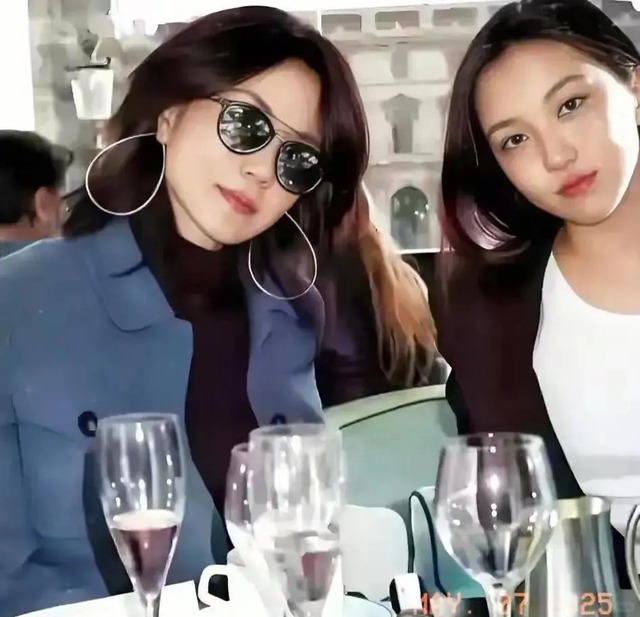 Con gái Vương Phi diện mạo khó tin sau 4 lần phẫu thuật hở hàm ếch, đã có bạn trai ở tuổi 20- Ảnh 7.