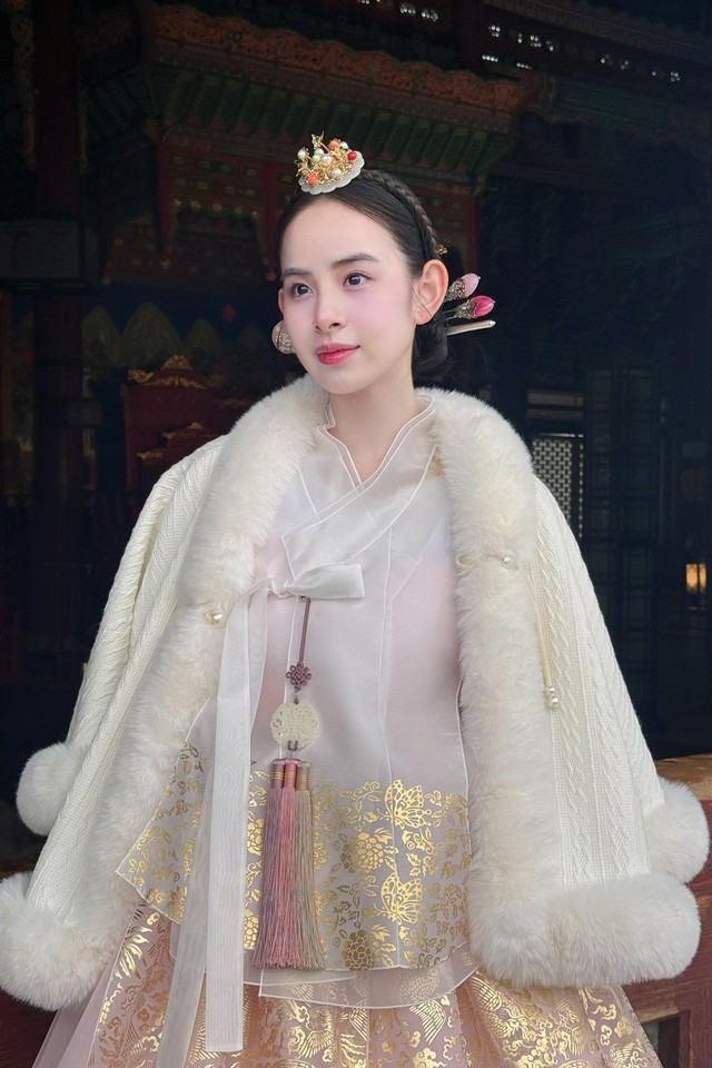 Mỹ nhân 2k2 đẹp như bước ra từ trong tranh, được mẹ chồng chấm ngay từ lần đầu gặp một bước vào nhà hào môn- Ảnh 7.