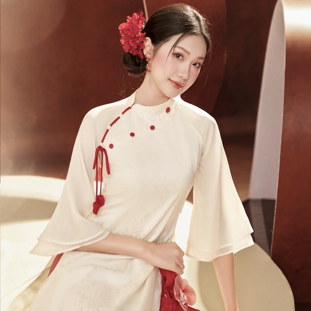 Ai mặc áo dài đẹp như Doãn Hải My: Nhan sắc “nghiêng nước nghiêng thành”, bất bại trong dàn WAGs Việt- Ảnh 3.