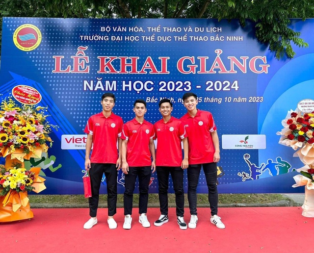 Profile đội trưởng U23 Việt Nam gây sốt U23 châu Á: Vào sân ghi bàn lạnh lùng, ngoài đời là "học sinh giỏi" có tiếng- Ảnh 8.
