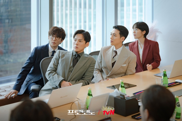 Sợ đầu voi đuôi chuột thì quất ngay phim Hàn này: Kịch bản cua khét lẹt quá đã, nam chính chưa từng gây thất vọng- Ảnh 2. Sợ đầu voi đuôi chuột thì quất ngay phim Hàn này: Kịch bản cua khét lẹt quá đã, nam chính chưa từng gây thất vọng- Ảnh 2.