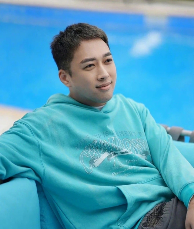 Kẻ bị ghét nhất Trung Quốc khoe bị fan cuồng quấy rối: MXH đồng loạt kêu bốc phét, ai gu mặn lắm mới mê- Ảnh 2.