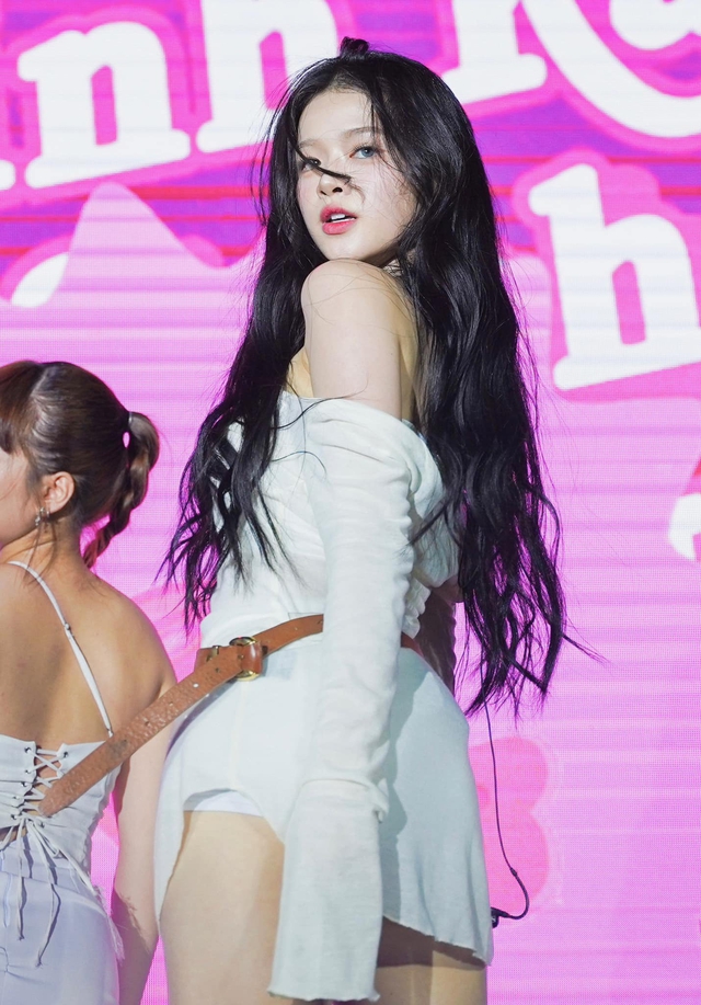 Lan truyền danh tính 6 Em Xinh mùa 2 đầu tiên, Linh Ka không gây sốc bằng 2 gương mặt mùa 1- Ảnh 1.