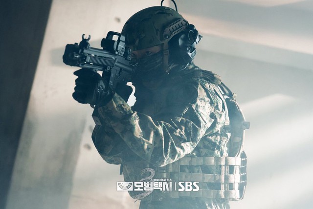 Màn cameo chấn động ở phim Hàn rating cao nhất cả nước: 1 phút mà hot bằng 16 tập cộng lại, cả MXH đảo điên- Ảnh 3. Màn cameo chấn động ở phim Hàn rating cao nhất cả nước: 1 phút mà hot bằng 16 tập cộng lại, cả MXH đảo điên- Ảnh 3.