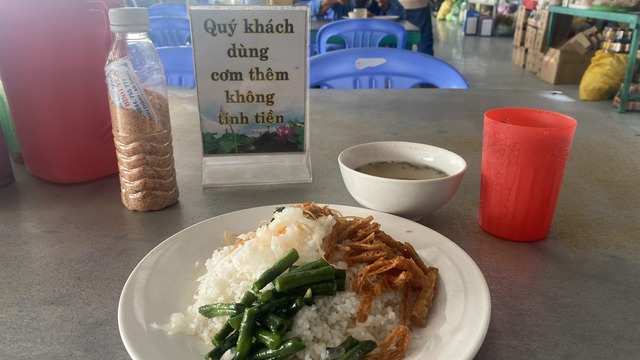 Quán cơm miền Tây công khai nuôi "3 con quỷ", treo đầy biển cảnh báo nhưng biết sự thật ai nấy đều bật ngửa- Ảnh 7.