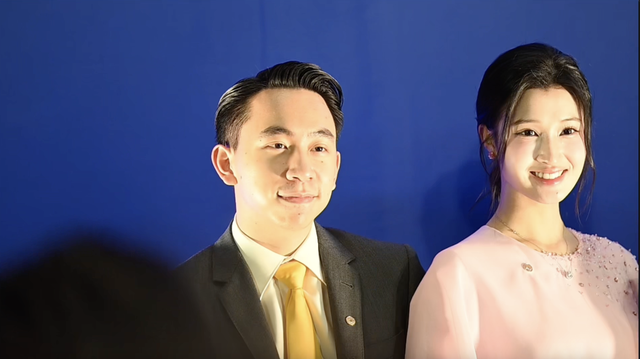 Phương Nhi và thiếu gia Minh Hoàng cứ xuất hiện là "gây bão", nhan sắc con dâu tập đoàn luôn được chấm điểm 10- Ảnh 11.