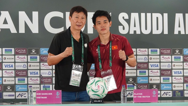 U23 Việt Nam thiết lập cột mốc lịch sử, HLV Kim Sang-sik khẳng định: Tiếp tục viết tiếp kỳ tích ở giải châu Á- Ảnh 1.