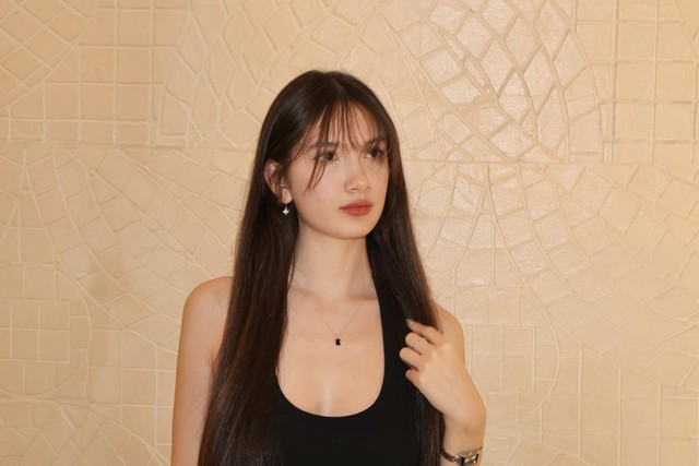 Dụi mắt không nhận ra em gái Đặng Văn Lâm: Visual cực bén, 18 tuổi thành mỹ nhân 1m80- Ảnh 7.