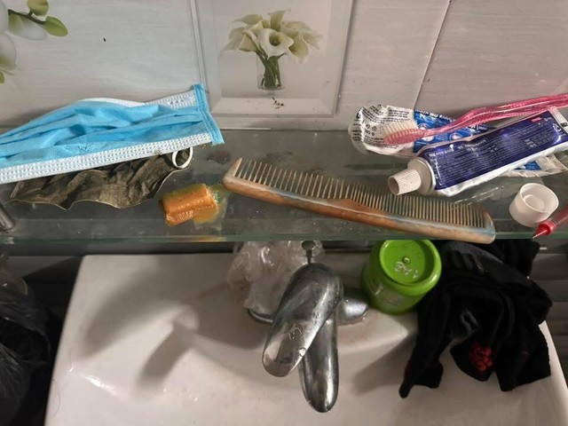 Mẹ chồng 2 tháng tắm 1 lần, không đánh răng, con dâu đăng cảnh sinh hoạt riêng tư lên mạng than vãn- Ảnh 1.