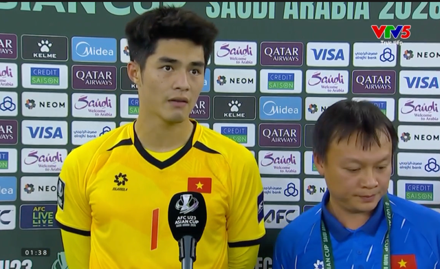 Bắt gôn như "người nhện" giúp U23 Việt Nam vào tứ kết U23 châu Á, thủ môn Trần Trung Kiên nói 1 câu cực ngầu- Ảnh 3.