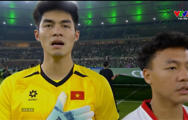 Bắt gôn như "người nhện" giúp U23 Việt Nam vào tứ kết U23 châu Á, thủ môn Trần Trung Kiên nói 1 câu cực ngầu- Ảnh 7.