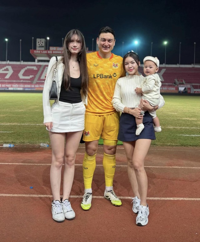 Dụi mắt không nhận ra em gái Đặng Văn Lâm: Visual cực bén, 18 tuổi thành mỹ nhân 1m80- Ảnh 6.