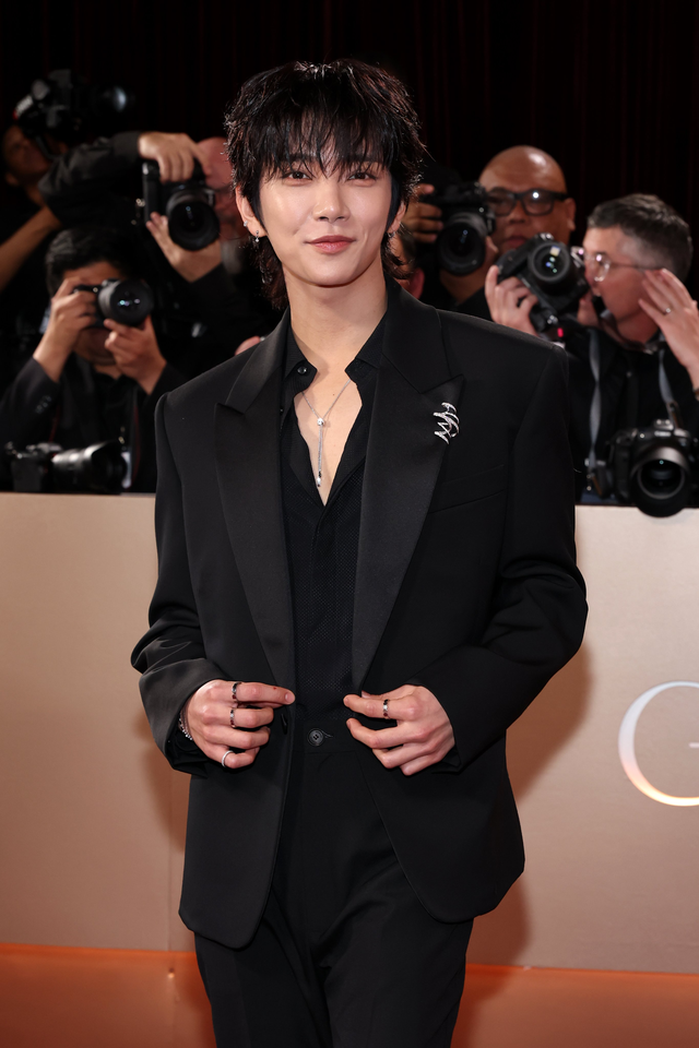 Nam thần Kpop dự Quả Cầu Vàng với Lisa lại "quên ơn" BTS nữa rồi?- Ảnh 5.