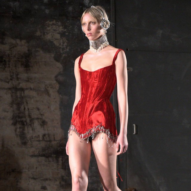 Màn trùng váy chấn động showbiz: Jennie lần này cũng khó thắng!- Ảnh 3. Màn trùng váy chấn động showbiz: Jennie lần này cũng khó thắng!- Ảnh 3.