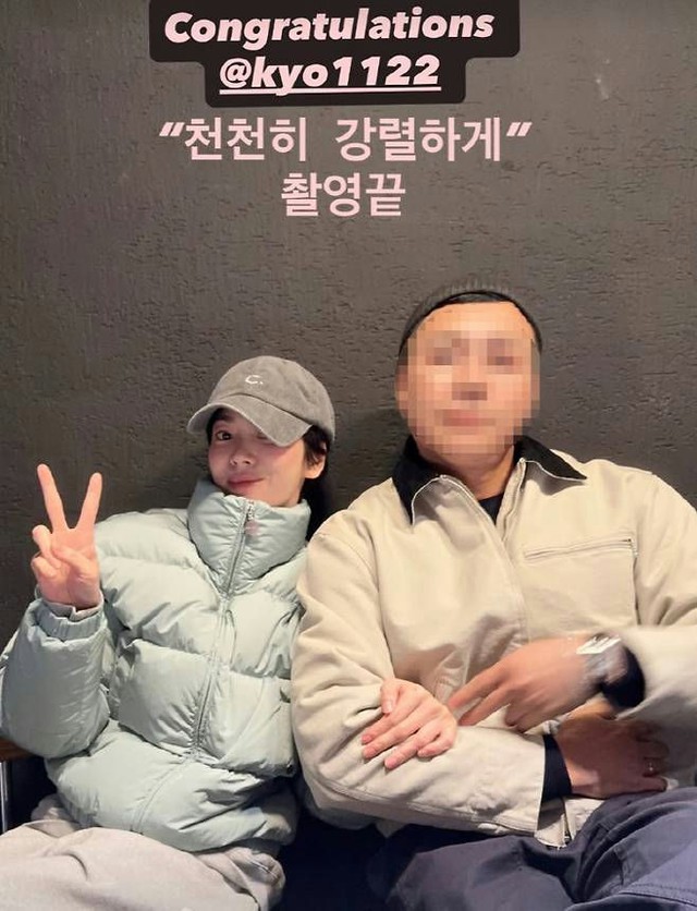 "Nổ tung" chuyện Song Hye Kyo hẹn hò tình mới sau 7 năm ly hôn Song Joong Ki?- Ảnh 2. "Nổ tung" chuyện Song Hye Kyo hẹn hò tình mới sau 7 năm ly hôn Song Joong Ki?- Ảnh 2.