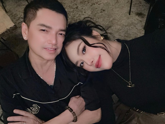 Sao nam Vbiz lấy vợ kém 37 tuổi, vừa hào phóng tặng nửa kia cuốn sổ đỏ- Ảnh 4.