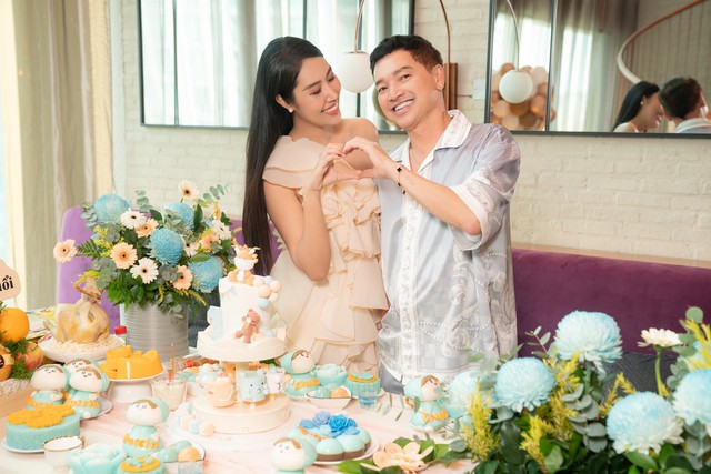 Sao nam Vbiz lấy vợ kém 37 tuổi, vừa hào phóng tặng nửa kia cuốn sổ đỏ- Ảnh 7.