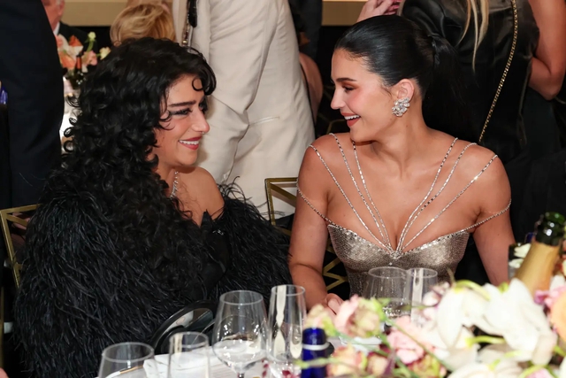 Drama nhất Quả Cầu Vàng: Đại mỹ nhân thân mật sát rạt Timothée Chalamet, cùng lúc xem chính thất Kylie Jenner như người vô hình- Ảnh 5.