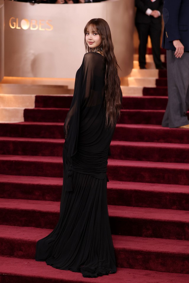 "Bắt gọn" tài tử say đắm ngắm Lisa ở Quả Cầu Vàng, bạn trai tỷ phú đã có đối thủ rồi?- Ảnh 8.