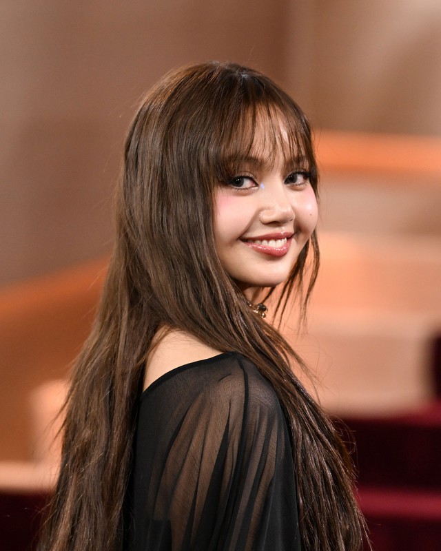 "Bắt gọn" tài tử say đắm ngắm Lisa ở Quả Cầu Vàng, bạn trai tỷ phú đã có đối thủ rồi?- Ảnh 9.