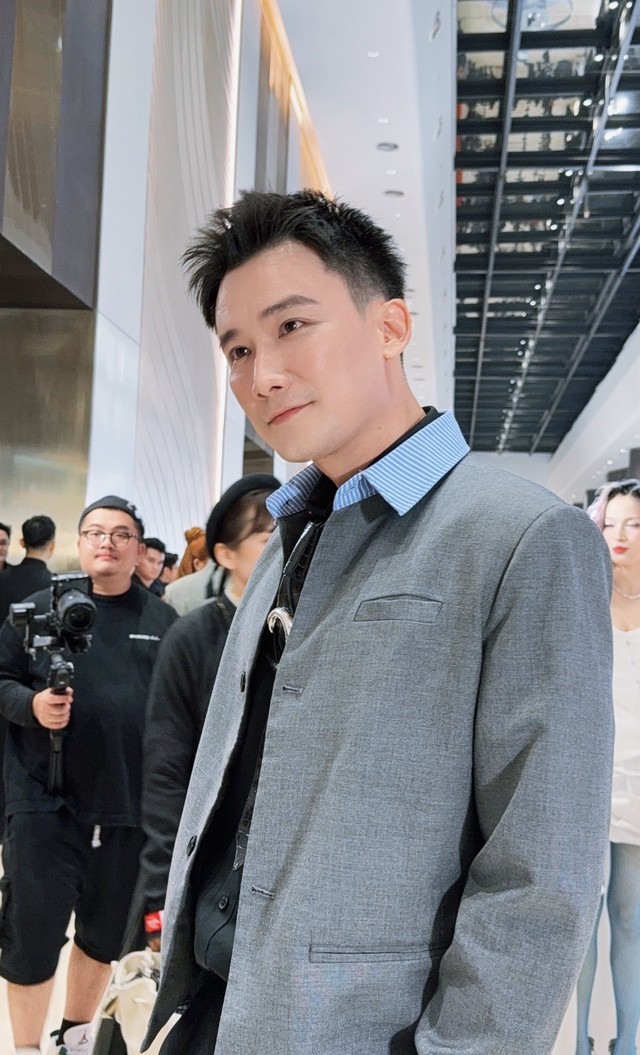 "Hoàng tử lai" Vbiz từng là Ủy viên được cả nước nhớ mặt, 20 năm vẫn đẹp trai sáng ngời- Ảnh 8.