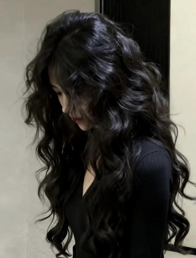 Thứ nước màu đen không bắt mắt nhưng uống vào tóc đẹp thôi rồi: U60 đầu không tóc bạc cũng nhờ vậy- Ảnh 3.