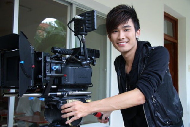 "Hoàng tử lai" Vbiz từng là Ủy viên được cả nước nhớ mặt, 20 năm vẫn đẹp trai sáng ngời- Ảnh 3.