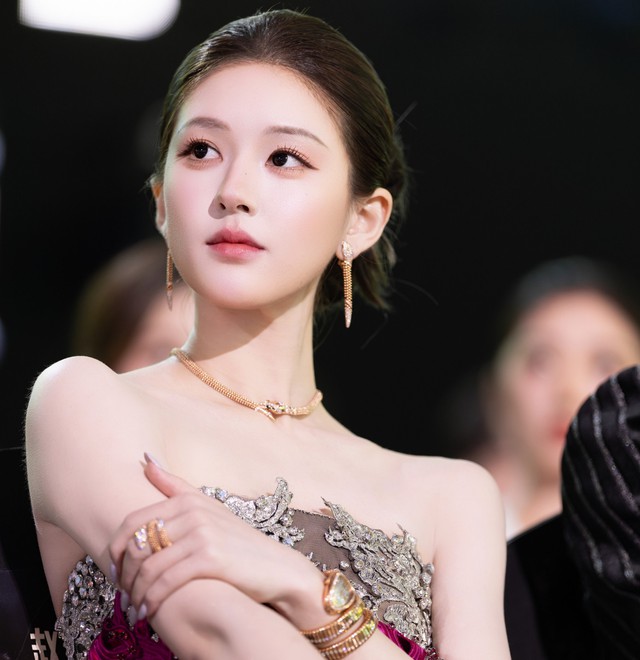 Triệu Lộ Tư giảm 20kg chỉ còn da bọc xương, nỗ lực lấy lại phong độ khiến ai cũng xót- Ảnh 1.