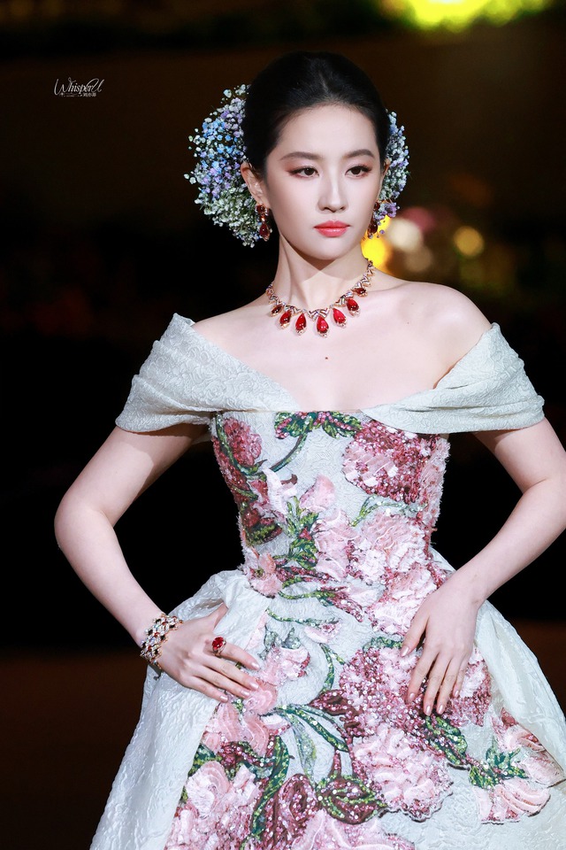 Không ai tin đây là Lưu Diệc Phi - Ảnh 8.