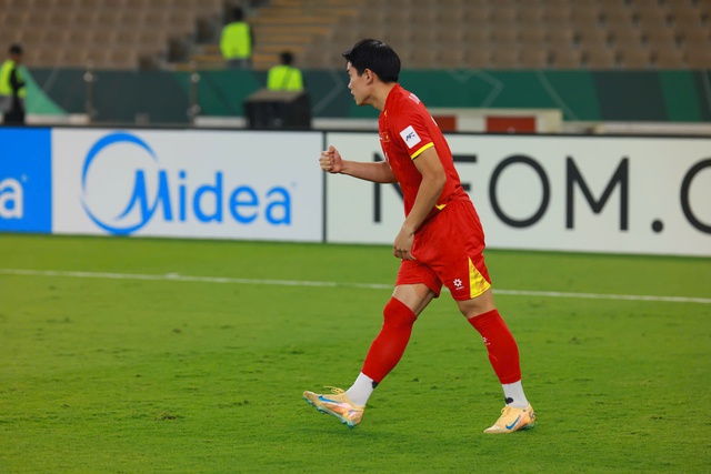 Sao trẻ 18 tuổi Lê Phát "xé lưới" U23 UAE, màn ăn mừng đặc biệt gây chú ý- Ảnh 3.
