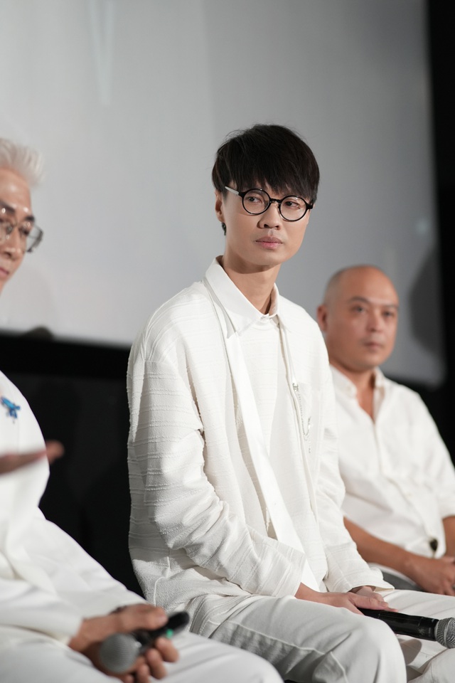 Karik hỏi thẳng: “Ca sĩ ảo biểu diễn thế nào, có làm rapper được không?”- Ảnh 4.