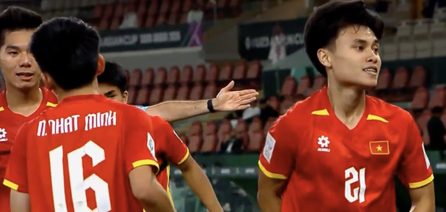 Minh Phúc phá "dớp" thẻ đỏ kéo dài suốt 6 năm, còn đem đến bàn thắng giúp U23 Việt Nam vào bán kết U23 châuÁ- Ảnh 4.